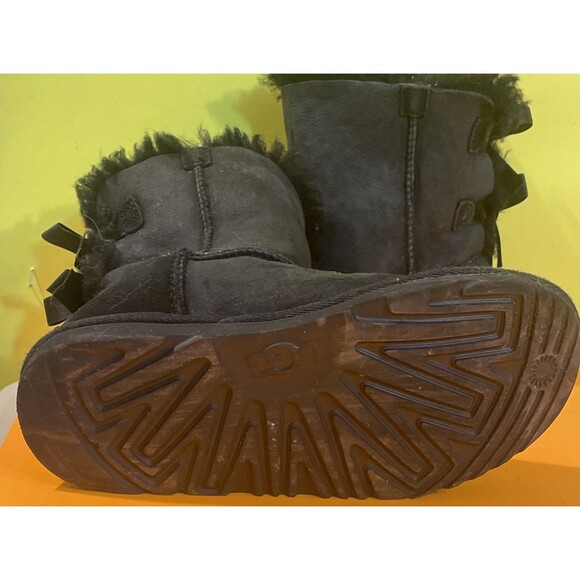 UGG Women Mini Bailey Bow II Black Suede Size 4 - Picture 5 of 5